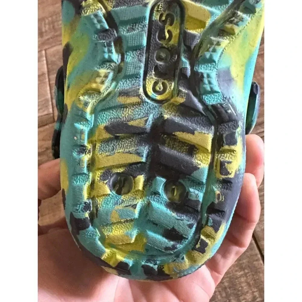 Crocs Fuzzy Marbled Tie Dye Lined Classic Clog Sandal Size 1